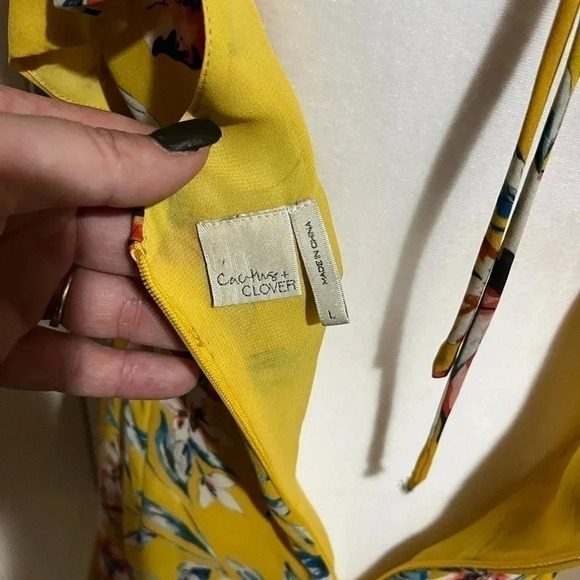 Cactus and clover wrap yellow floral dress large - Picture 6 of 9